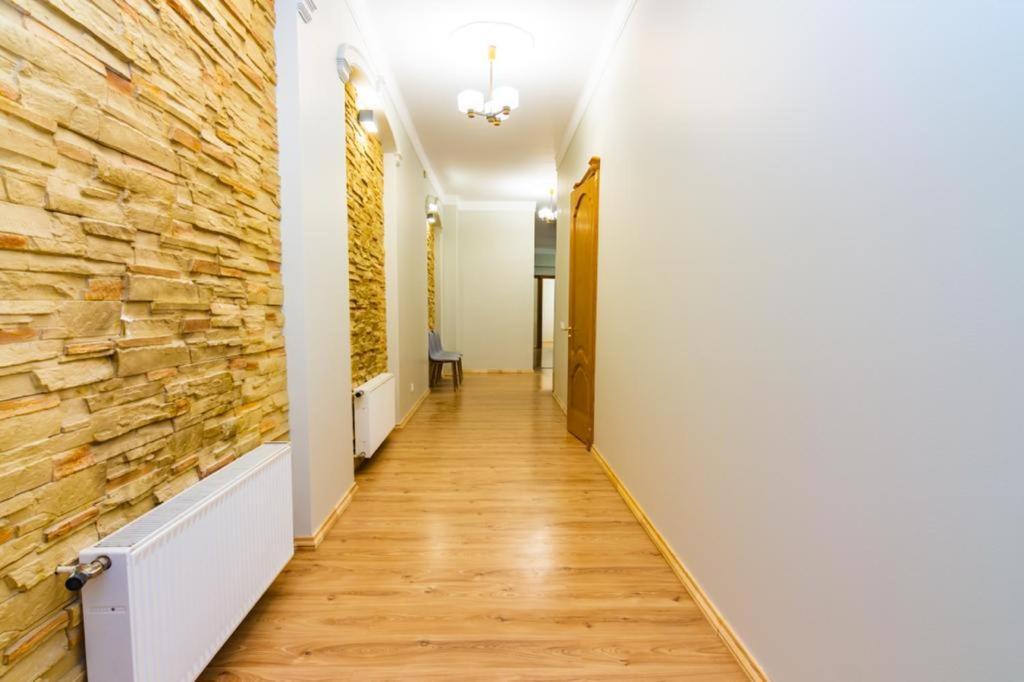 Bright 4 Bedroom In Old Town Riga