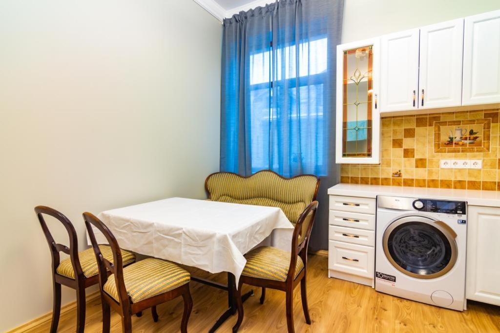 Bright 4 Bedroom In Old Town * Riga