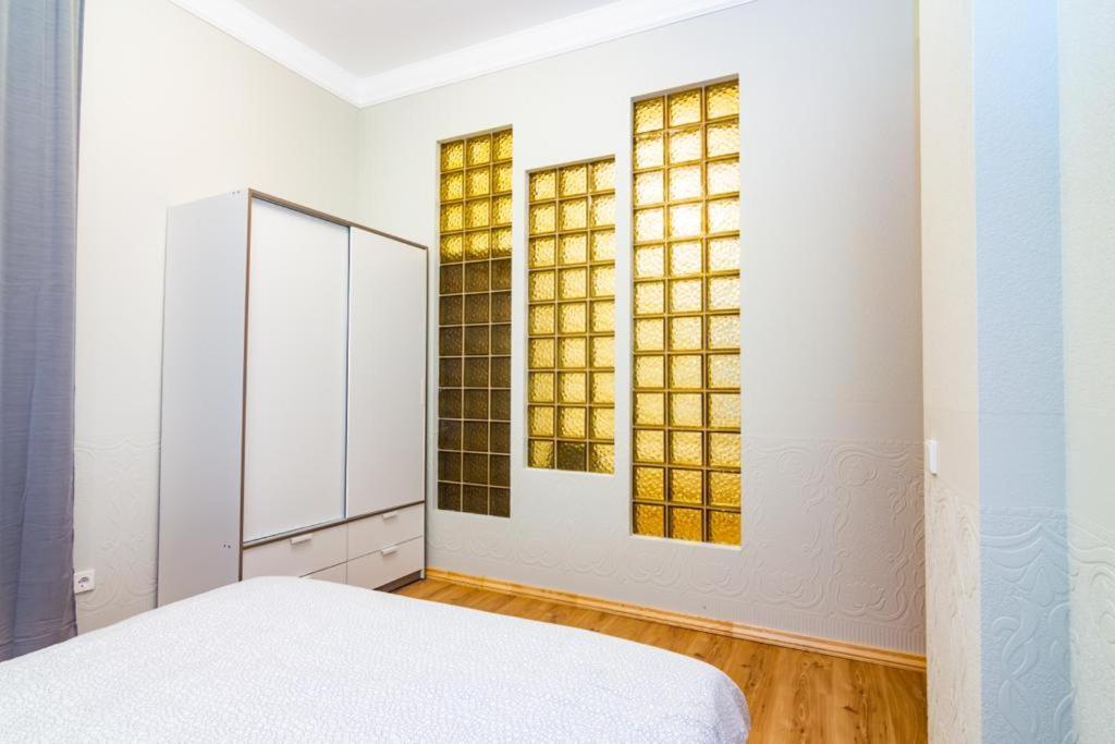 Bright 4 Bedroom In Old Town Appartement