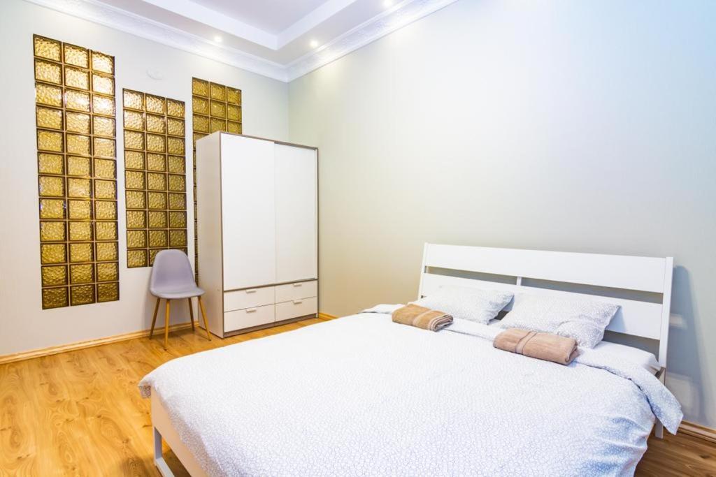 Apartment Bright 4 Bedroom In Old Town *